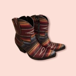 Ariat Womens Saddle Blanket Circuit Cruz Boots